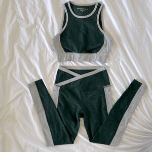 Beyond yoga spacedyed color block bra and leggings